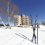 Goelia Les Balcons D'ax 3*