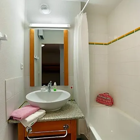 Apartmanhotel Goelia Les Balcons D'ax 3*